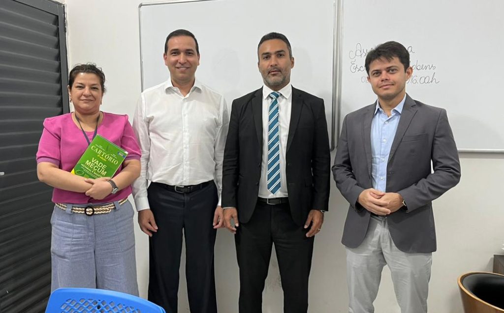 Na imagem, da esquerda para a direita: Renata Brandão; Dr. Ilimane Fonseca; Dr. Carlos Augusto Arantes Júnior e Dr. Danilo Rocha Luz.