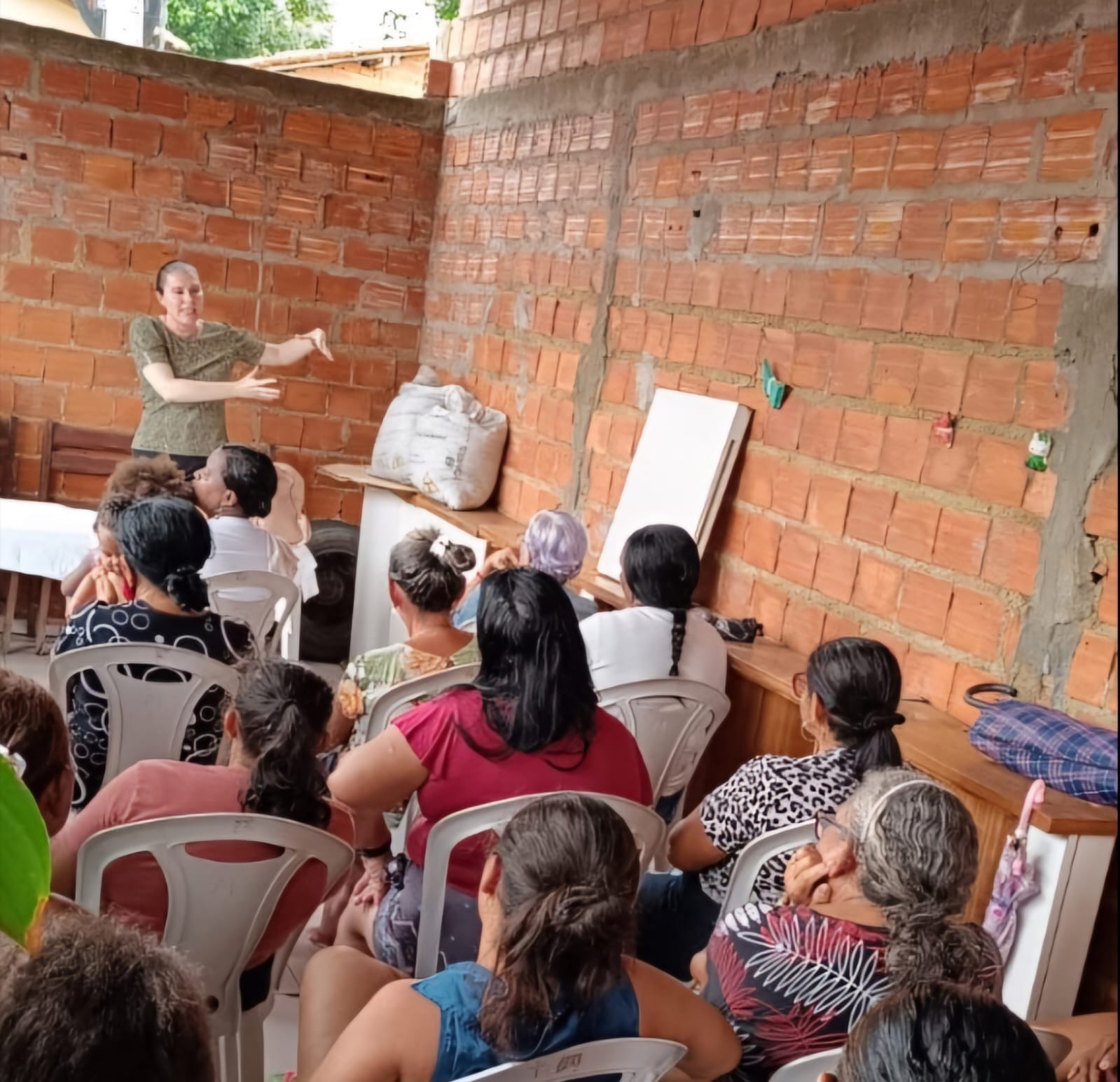 Semana pela Paz em Casa: Núcleo Lei Maria da Penha realiza ação na Associação Movimento Mais Amor